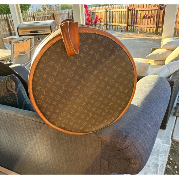 COPY - Louis Vuitton Travel Pair. Vintage & Real from late ‘80’s Made by the Fr… - Picture 2 of 10